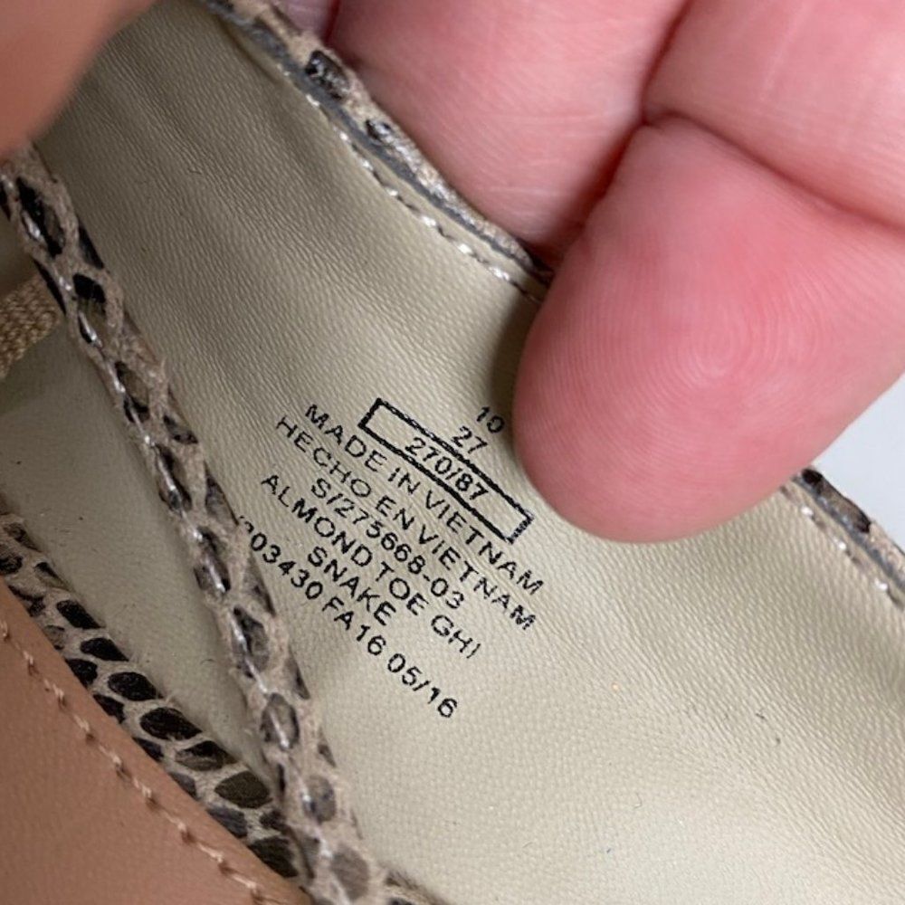 OLD NAVY LACE UP SNAKESKIN FLATS SIZE 10 EUC - Picture 5 of 7